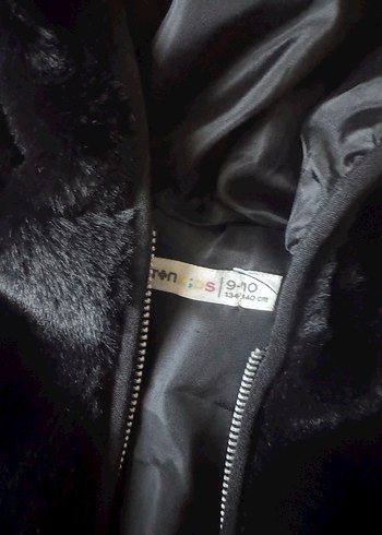 Kürklü Kapüşonlu Siyah kız çocuk Yelek - Görsel 3