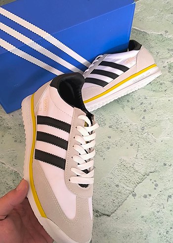 Adidas SL72