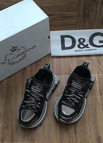 37 Beden siyah Renk DOLCE GABBANA