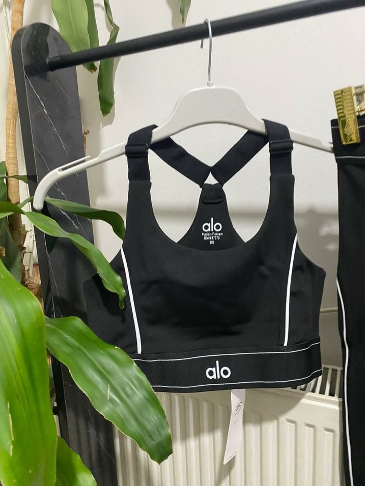 Alo yoga takım - Görsel 3