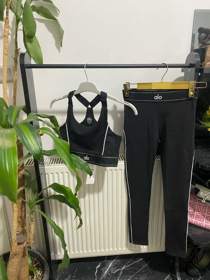 Alo yoga takım - Görsel 4