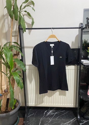 m Beden siyah Renk Lacoste tshirt