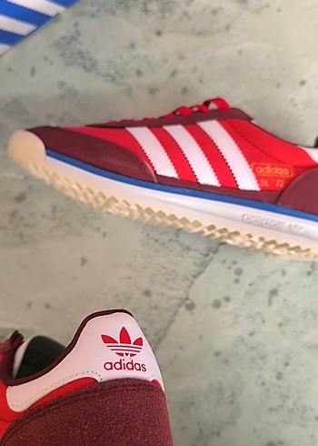 44 Beden Adidas SL72