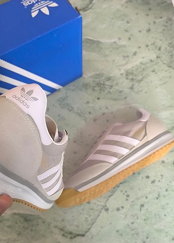 40 Beden Adidas SL72
