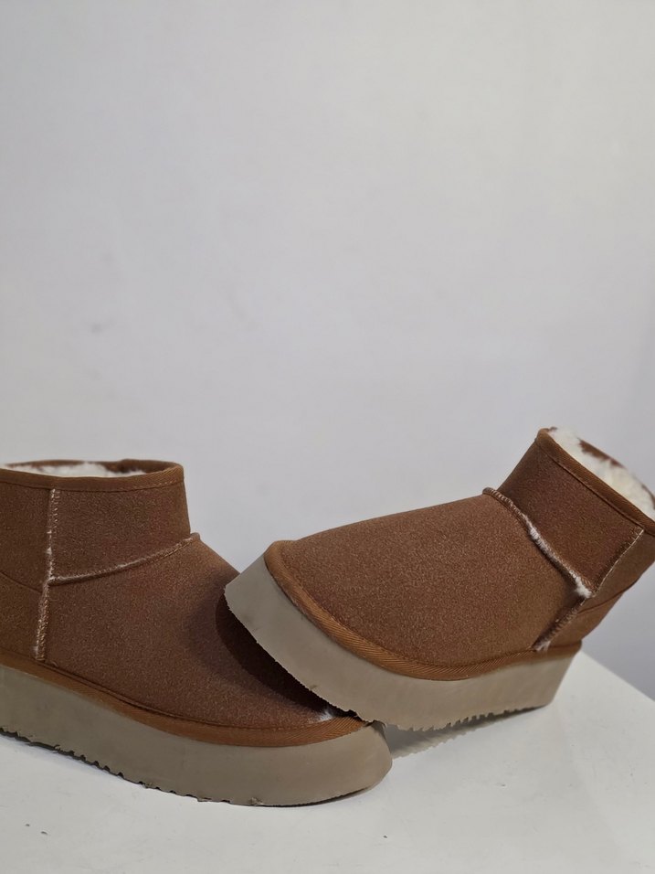 UGG Kahverengi Süet Bot — görsel 2/4