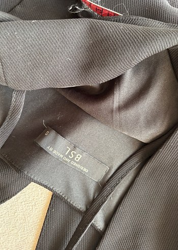 Siyah Mini V Yakalı Kolsuz Kadın Tulum - Görsel 5