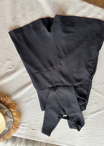 Siyah Mini V Yakalı Kolsuz Kadın Tulum - Görsel 6