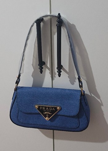 Prada Mavi Denim Omuz Cantasi