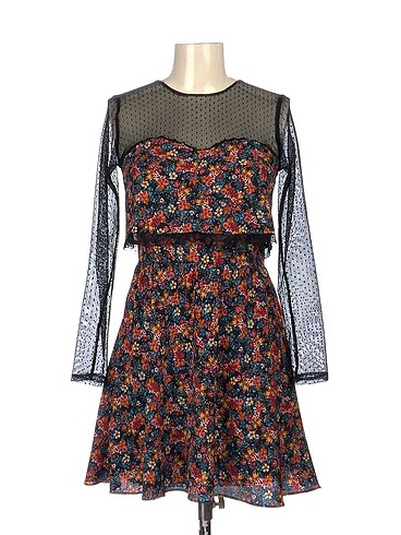 Zara Kısa Elbise %70 İndirimli.