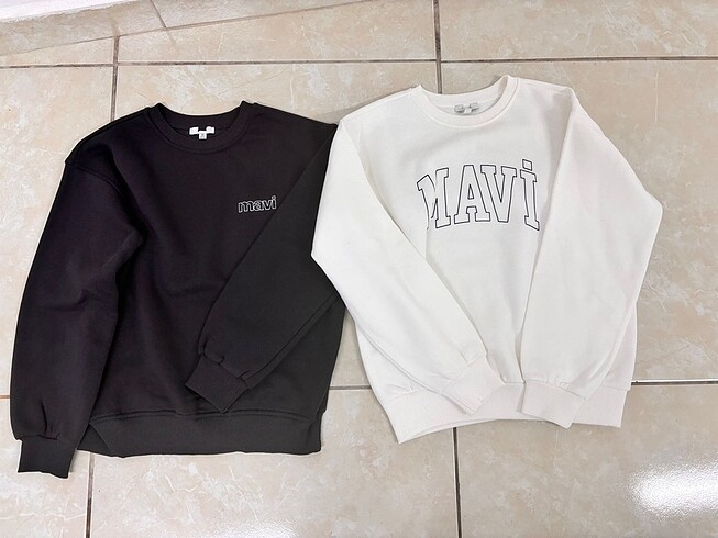Mavi sweatshirt