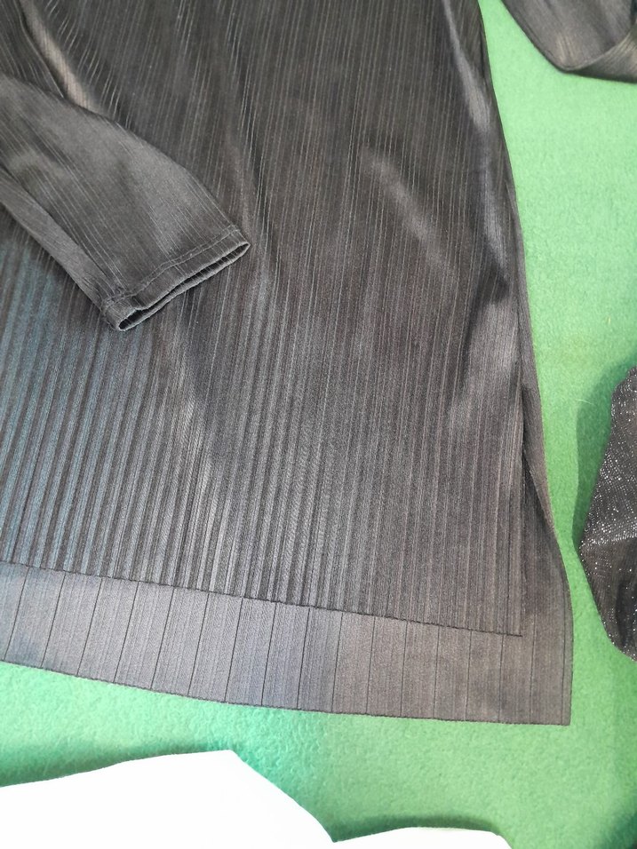 Siyah V Yaka Fırfırlı Hamile Bluzu - Görsel 2