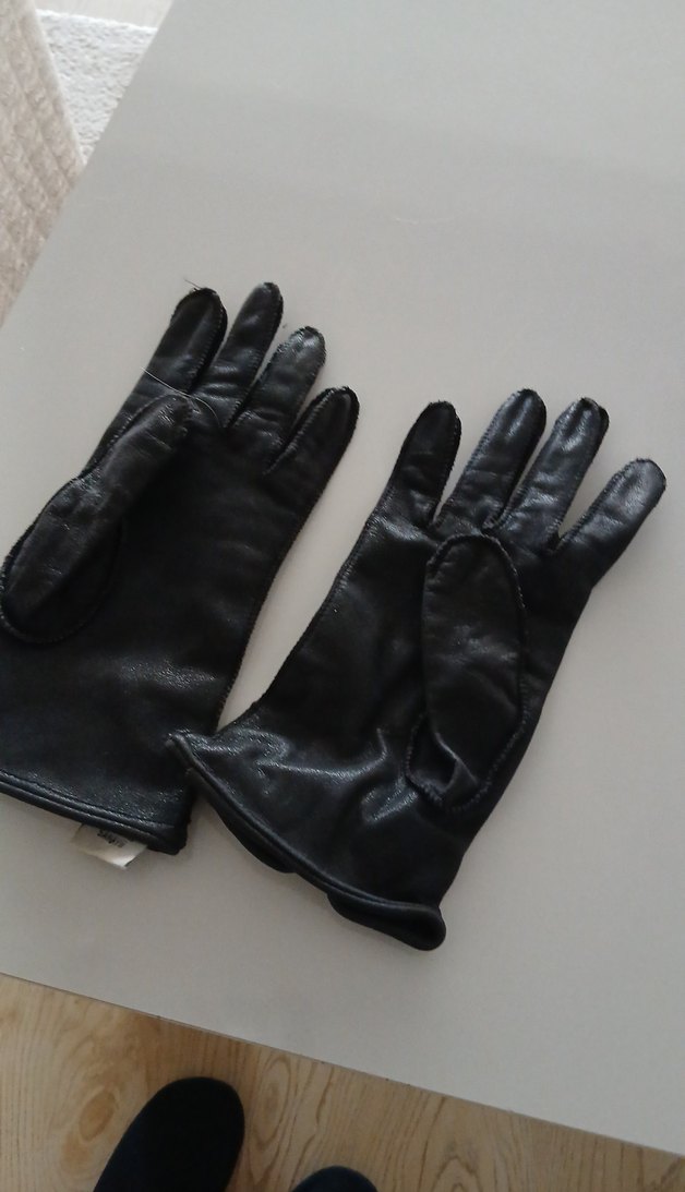 Siyah Deri Kadın Eldiven - Tokalı - Görsel 4