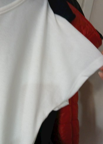 Beyaz Pamuklu Tişörtü - Görsel 4