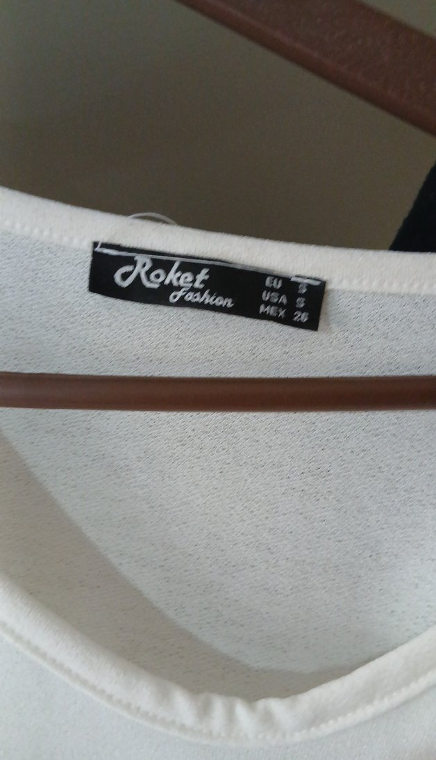 Beyaz Pamuklu Tişörtü - Görsel 3