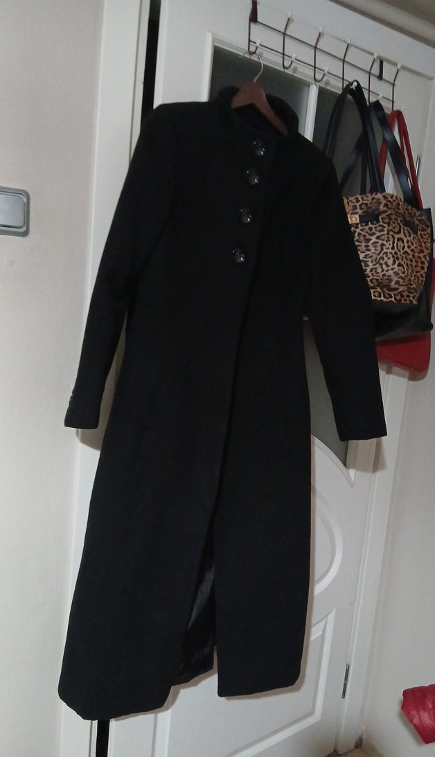 Düğmeli Siyah Uzun Kaban - Görsel 2