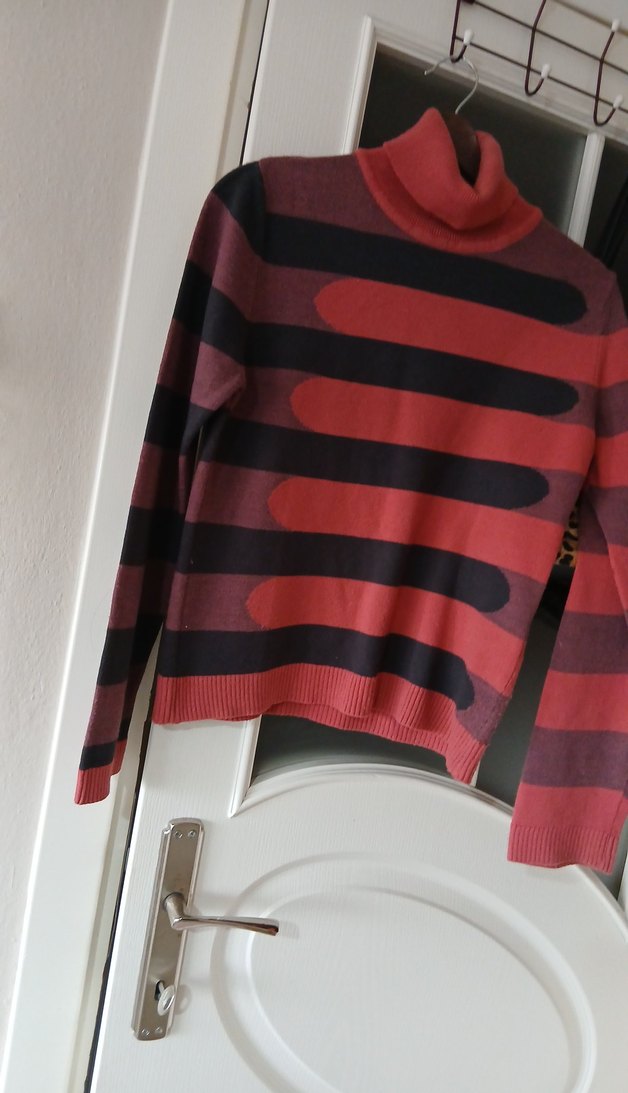 Kırmızı Çizgili Balıkçı Yaka Kadın Kazak - Görsel 4