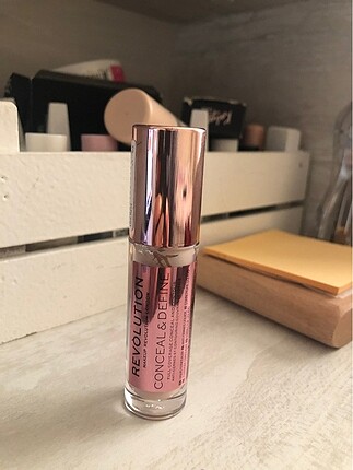  Beden Revolution Concealer