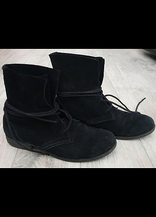 37 Beden Yargıcı Siyah Süet Bot