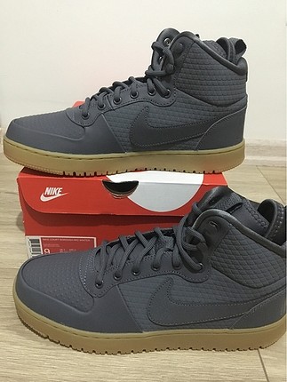 Nike court borough mid winter