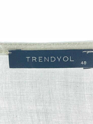 40 Beden çeşitli Renk Trendyol & Milla Bluz %70 İndirimli.