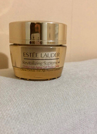 Estee Lauder revitalizing supreme plus yaşlanma karşıtı nemlendi
