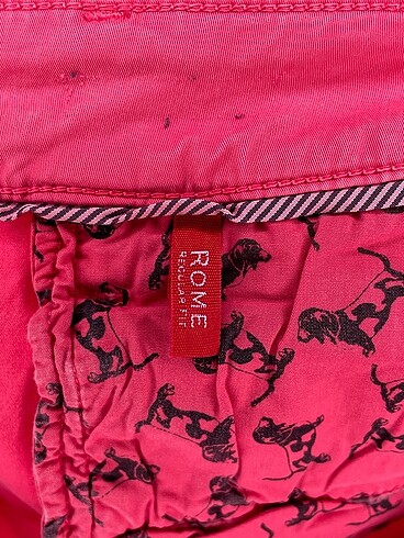 40 Beden pembe Renk PreLoved Mini Şort %70 İndirimli.