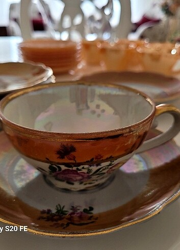 Retro çay fincanı ve sütlük