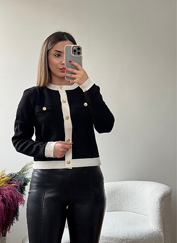 Zara Gold düğme detaylı kazak