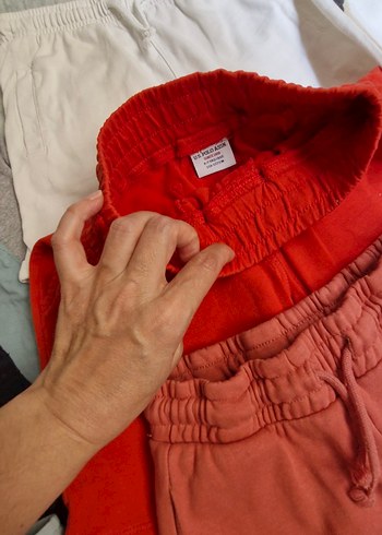 6 Yaş Beden çeşitli Renk 15 adet şort 5 li olan h&m diğerleri de.zara polo