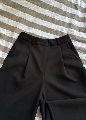 Koton Kadın Siyah Pilili Normal Boy Kumaş Pantolon