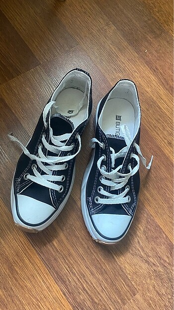 Converse model ayakkabı