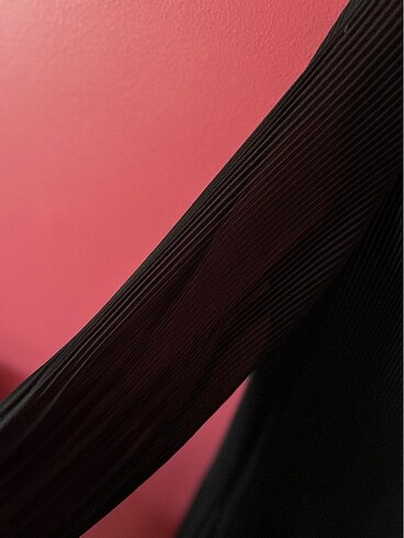 Siyah pileli gömlek - Görsel 4