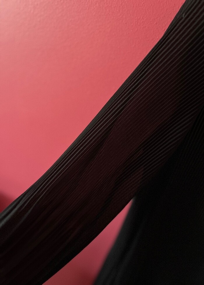 Siyah pileli gömlek - Görsel 4