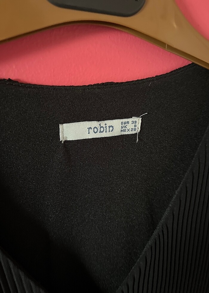 Siyah pileli gömlek - Görsel 3