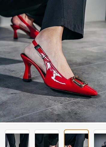Kırmızı önü tokalı stiletto