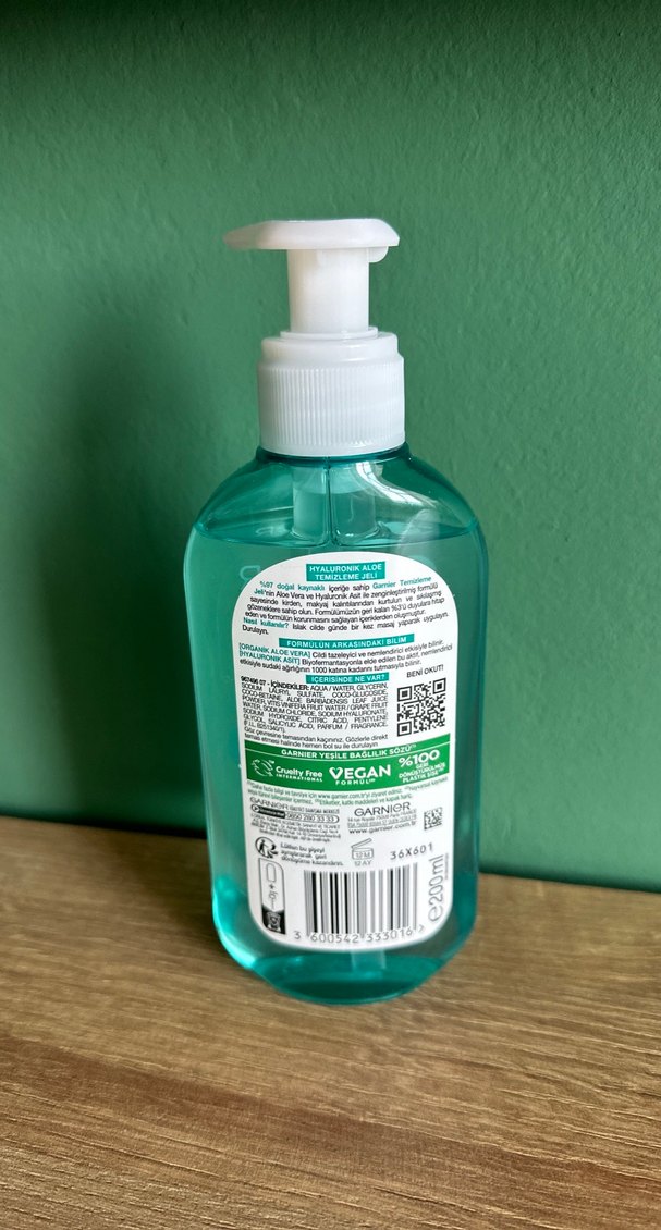 Garnier Hyaluronik Aloe Temizleme Jeli - Görsel 2