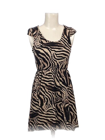 PreLoved Kısa Elbise %70 İndirimli.