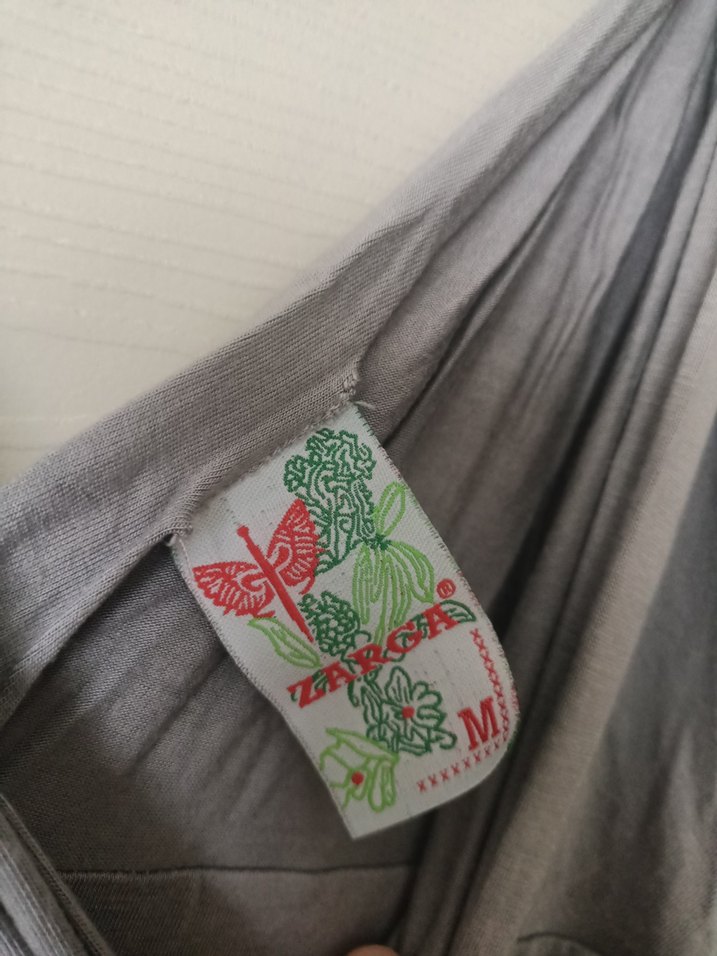 Gri V Yakalı Pliseli Uzun Kadın Elbise - Görsel 2