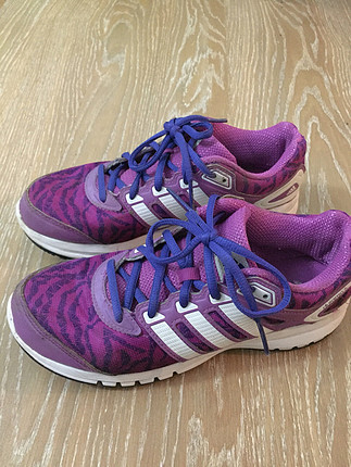 Adidas spor ayakkabı