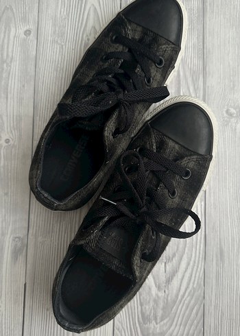 Converse ürünü