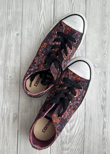 Converse ürünü