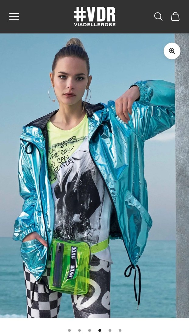 Parlak Mavi Kapüşonlu Kadın Yağmurluk - Görsel 3