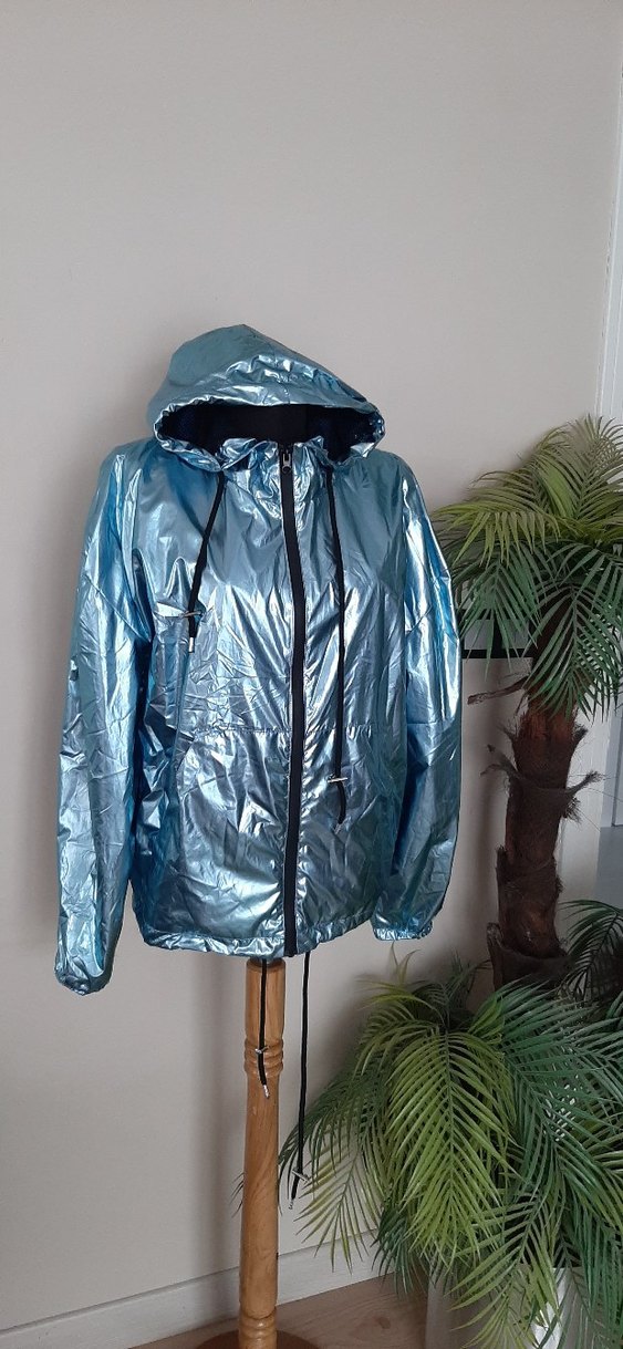 Parlak Mavi Kapüşonlu Kadın Yağmurluk - Görsel 5