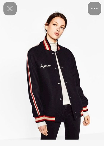Zara Düğmeli Siyah Nakışlı Bomber Ceket