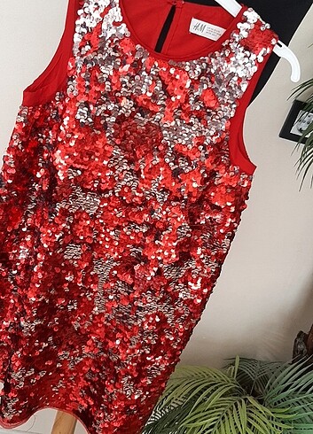 8 Yaş Beden kırmızı Renk H&m 8-9 yaş payetli elbise 