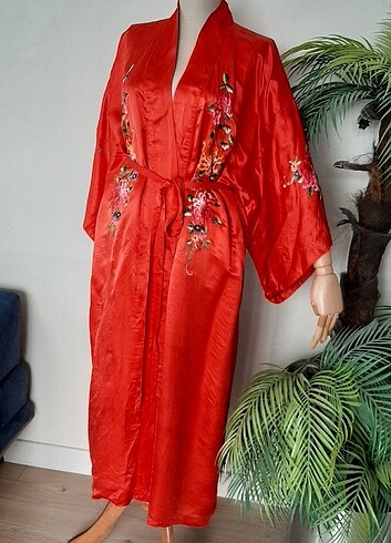 Astarli kusakli nakışlı Japon kimono