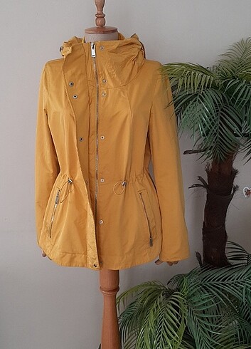 Zara Zara su gecirmez trenckot