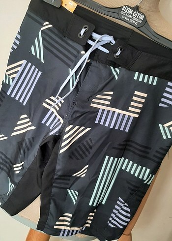 Kemerli Geometrik Desenli Erkek Mini Şort - Görsel 4