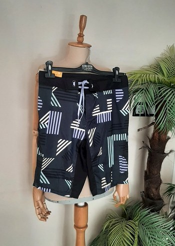 Kemerli Geometrik Desenli Erkek Mini Şort - Görsel 2