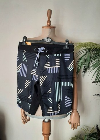 Kemerli Geometrik Desenli Erkek Mini Şort - Görsel 3